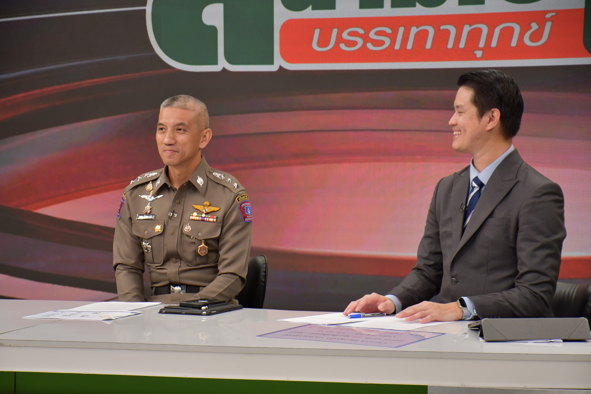 ทนายธนวิน ในรายการสนามเป้าบรรเทาทุกข์